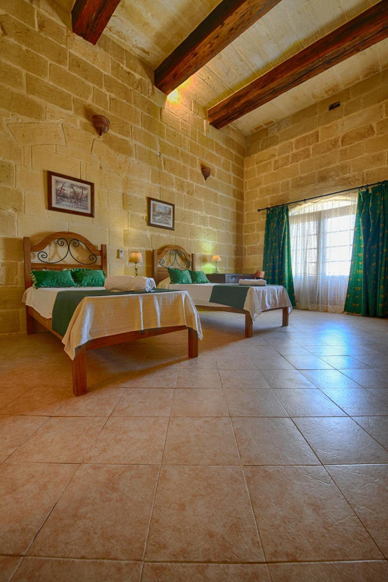 Villa Razzett Ta' Twil Għarb